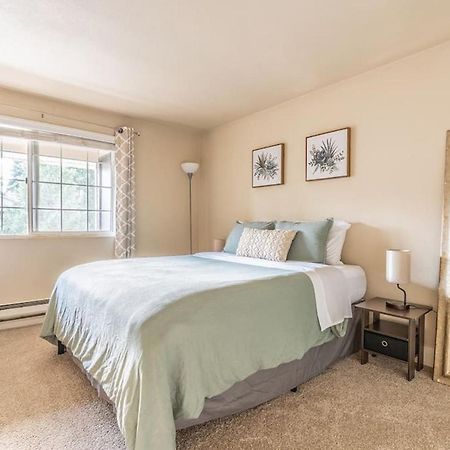 Modern And Spacious Apartment- Gym, Wifi, Free Parking Seattle Bagian luar foto